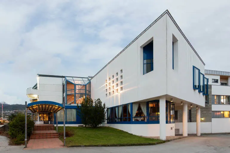Scandic-Sunnfjord-Hotel-_-Spa-Exterior007