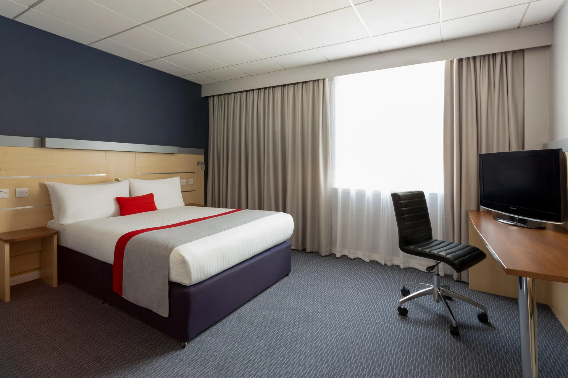 Hotel Holiday Inn Express Edinburgh City Centre.