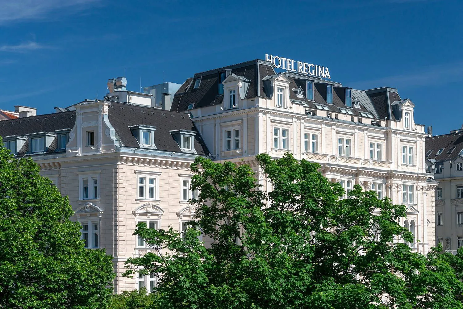 Online bestellen: Hotel Regina