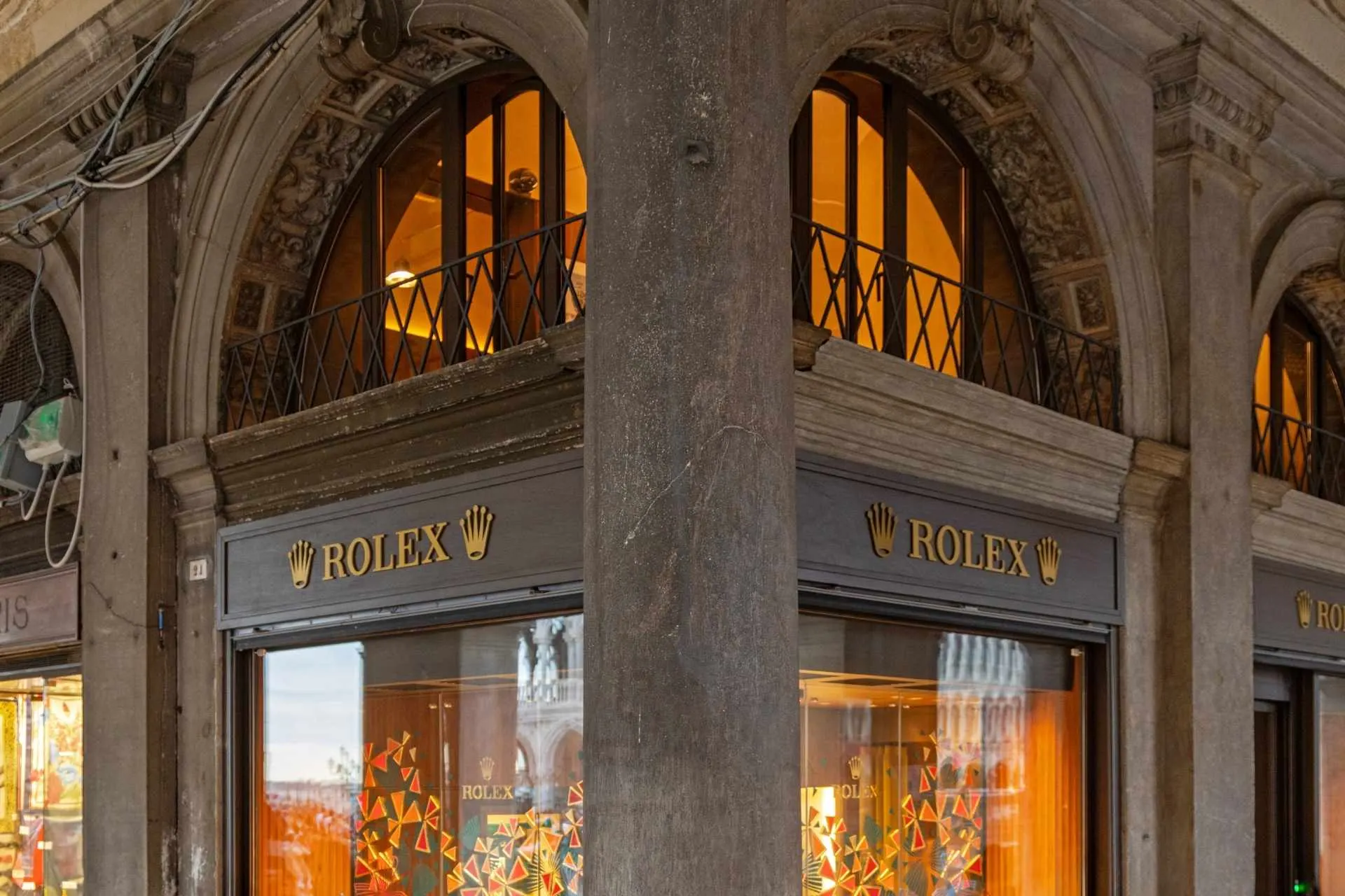 Ga luxe shoppen in Venetië bij het Saint Marks plein met de Jong Intra Vakanties