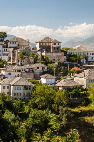 Rondreis Albanië, Gjirokaster, Albanië | de Jong Intra Vakanties 