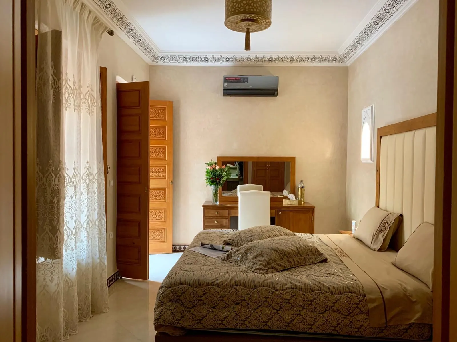 Riad Miral afbeelding 2