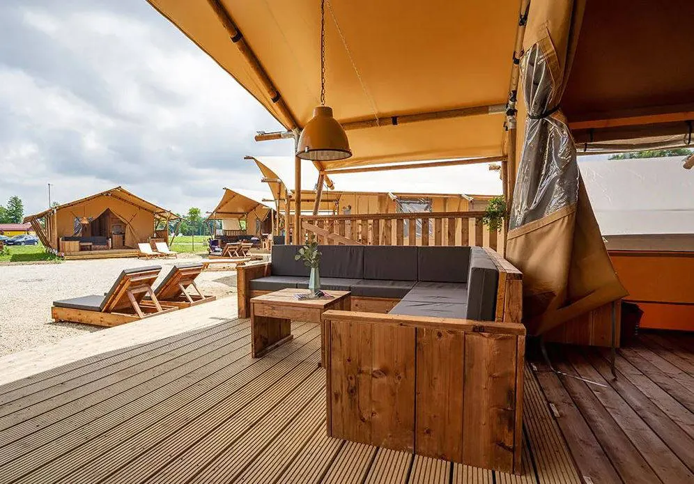 Tiaga en Kambi - Terras