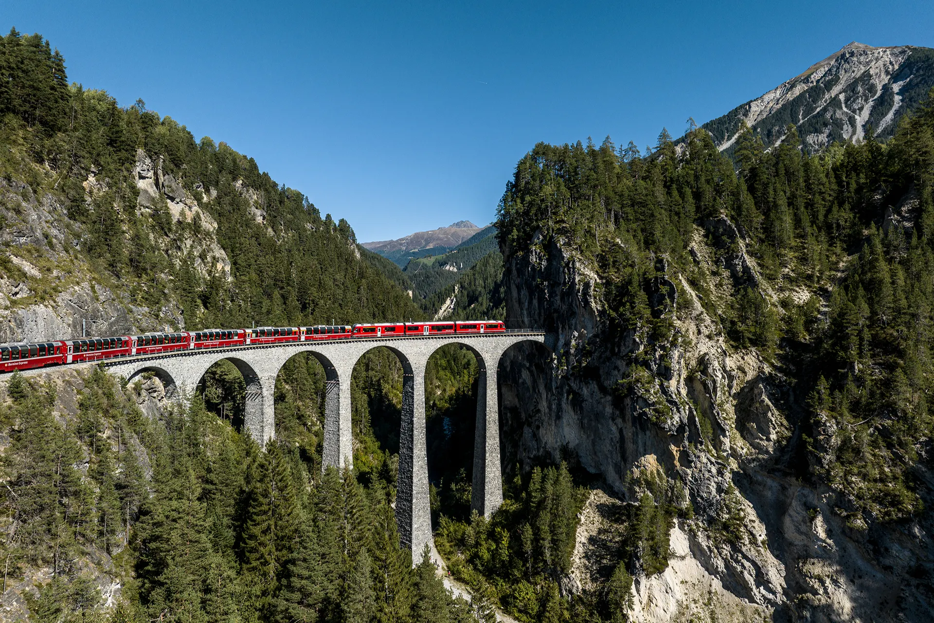 Landwasserviaduct panorama, Glacier en Bernina Express, treinrondreizen Zwitserland | de Jong Intra Vakanties