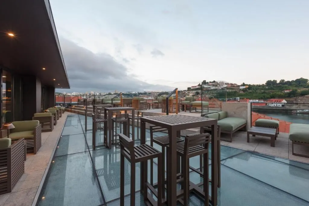 Neya Porto