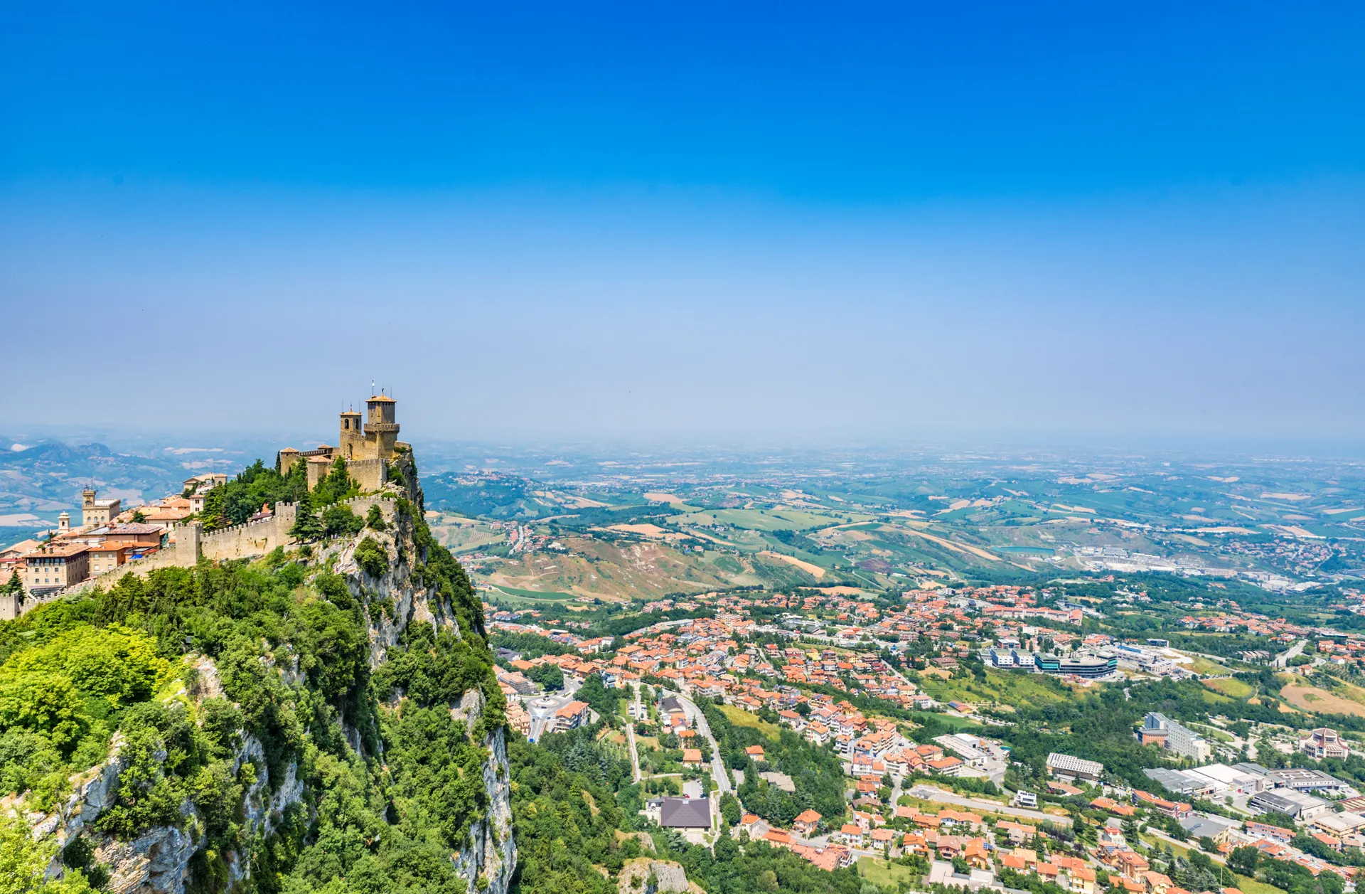 Ontdek de Adriatische kust en Le Marche vanuit Gabicce Mare.