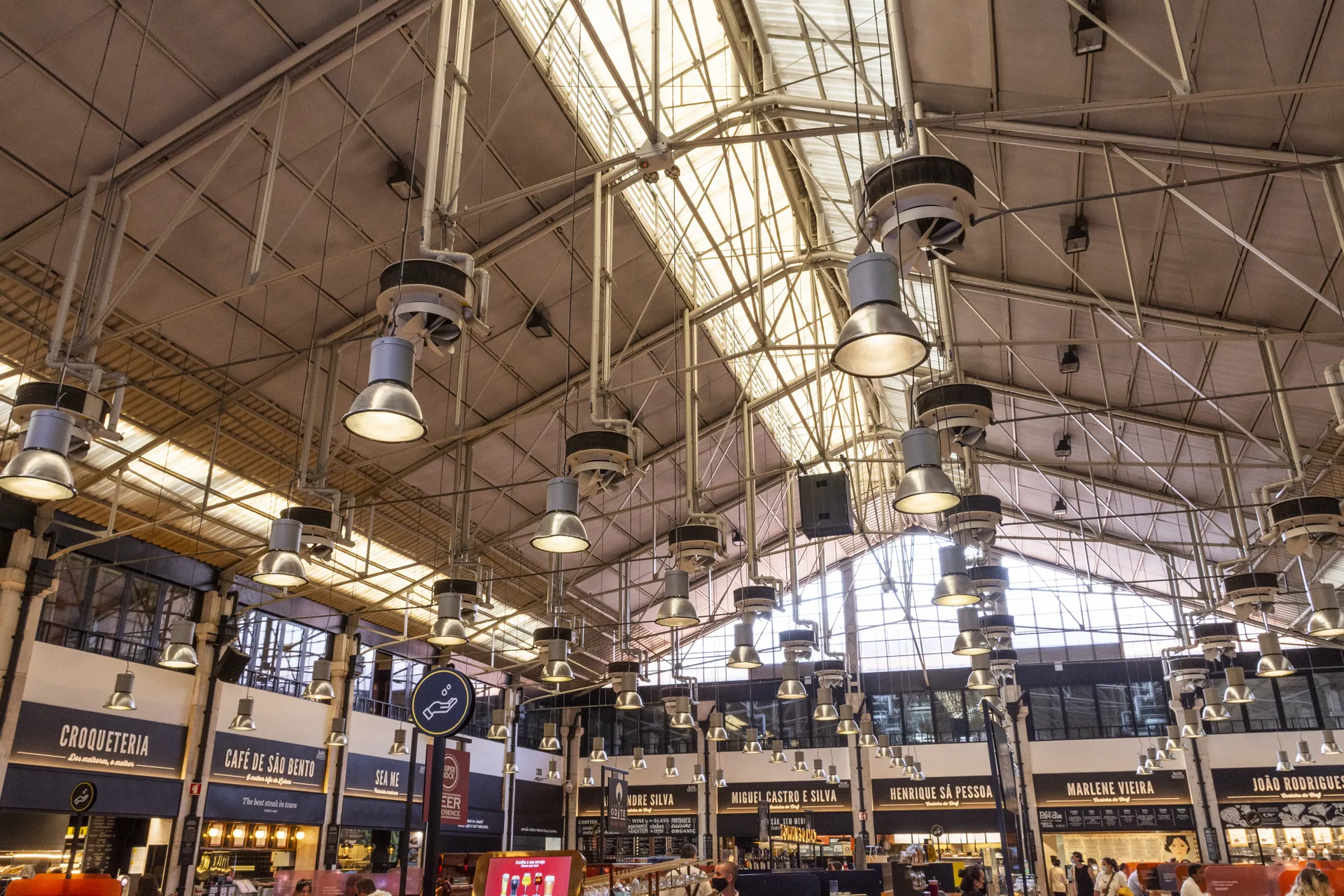 Stedentrip Lissabon, Mercado da Ribeira, Lissabon, Portugal | de Jong Intra Vakanties