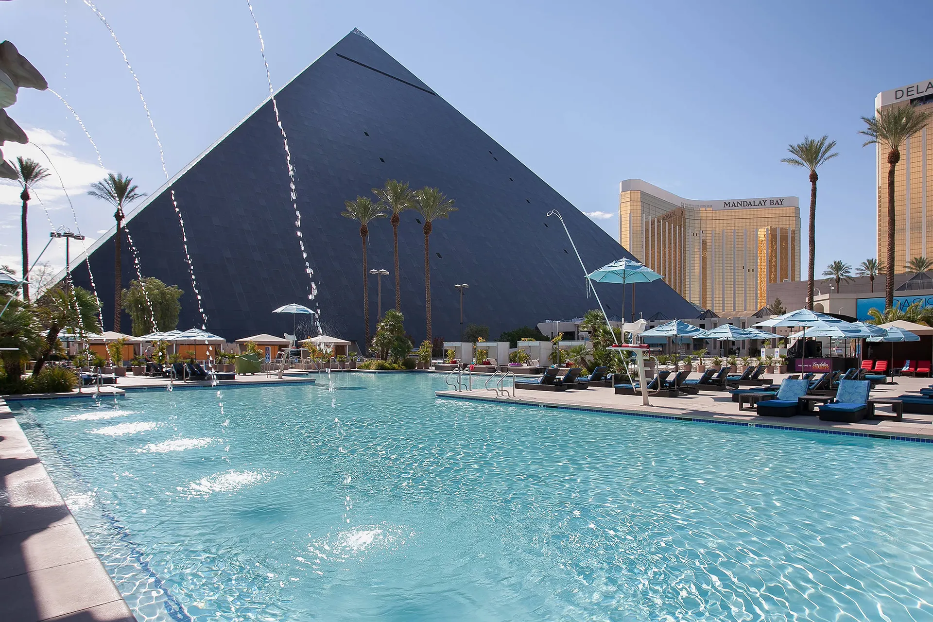 Online bestellen: Hotel The Luxor & Casino