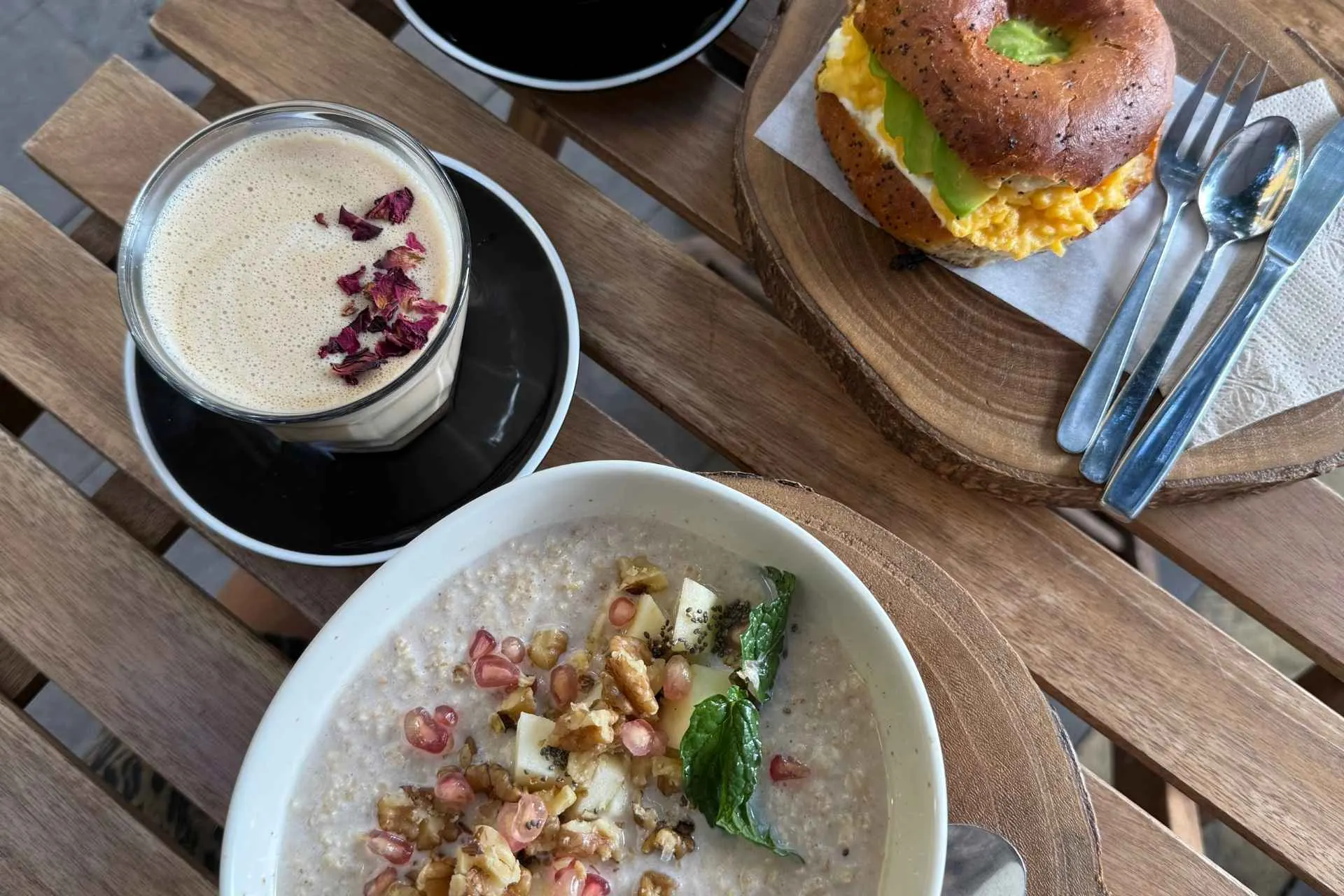 Uitgebreid ontbijt bij Jester in Sevilla, Spanje - de Jong Intra Vakanties