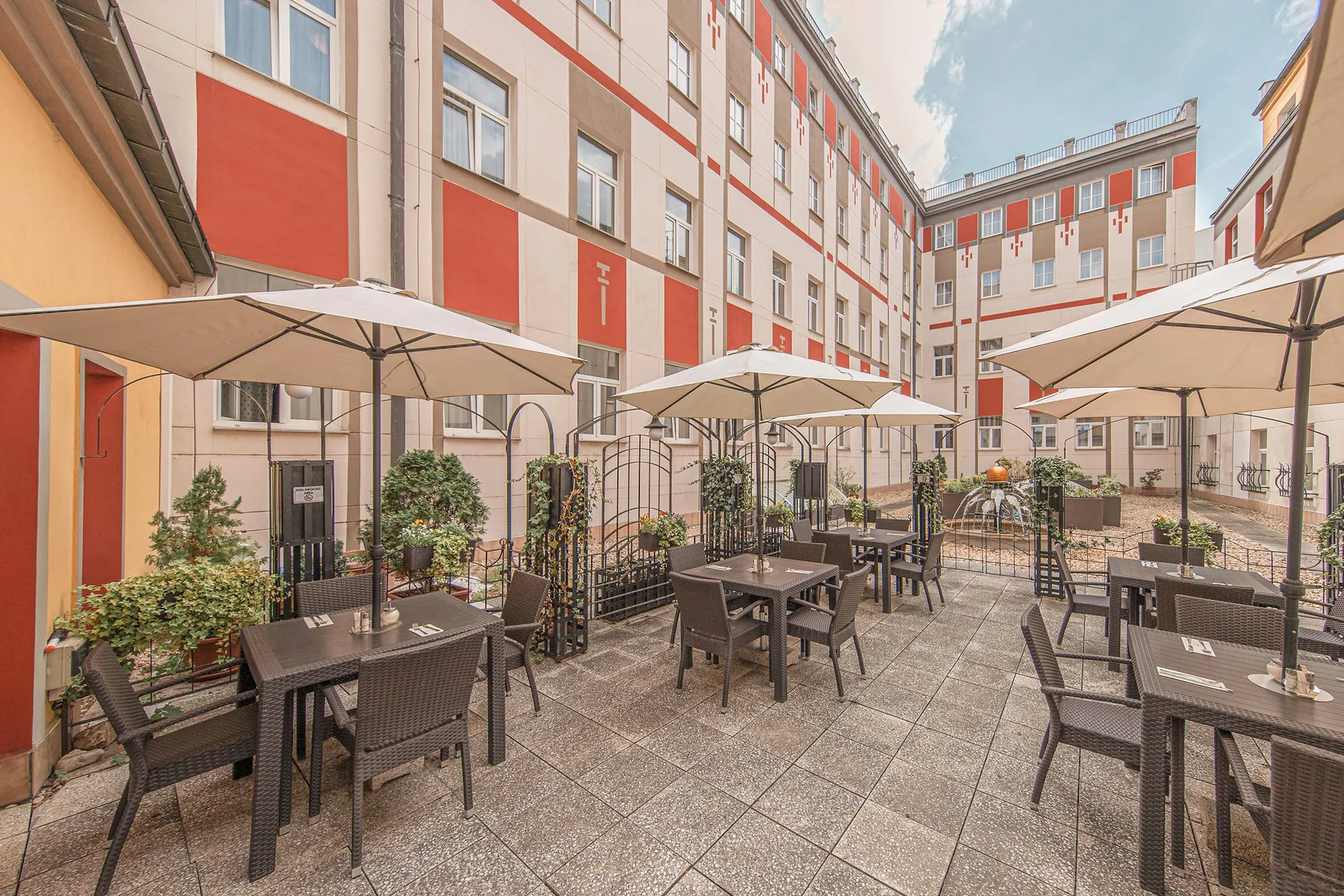 Online bestellen: Hotel Meteor Plaza Prague