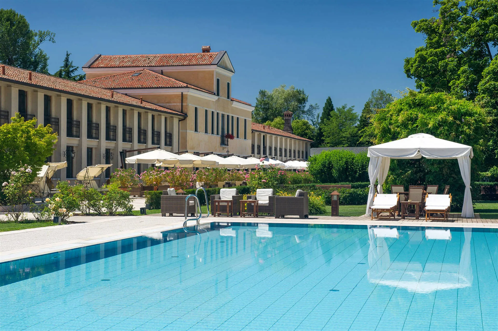 Online bestellen: Hotel & Spa Relais Monaco Country