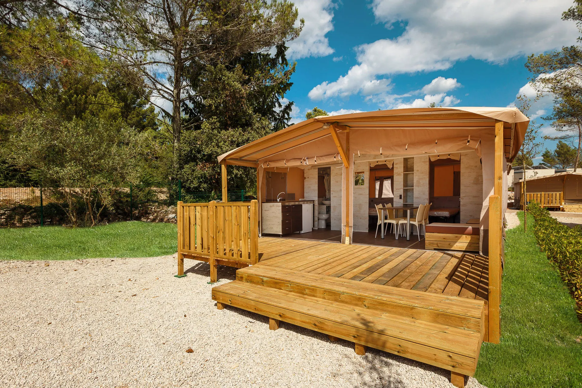 Voorbeeld Estivo Lodgetent Safari