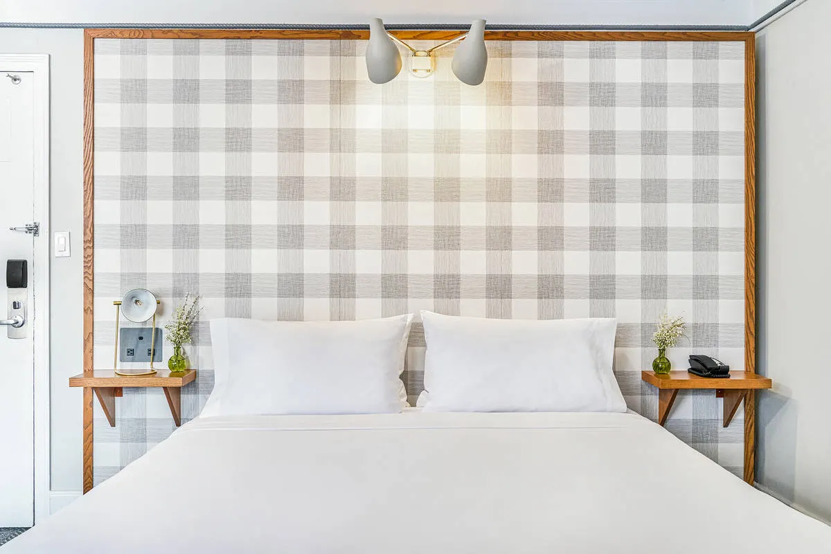Paramount Hotel