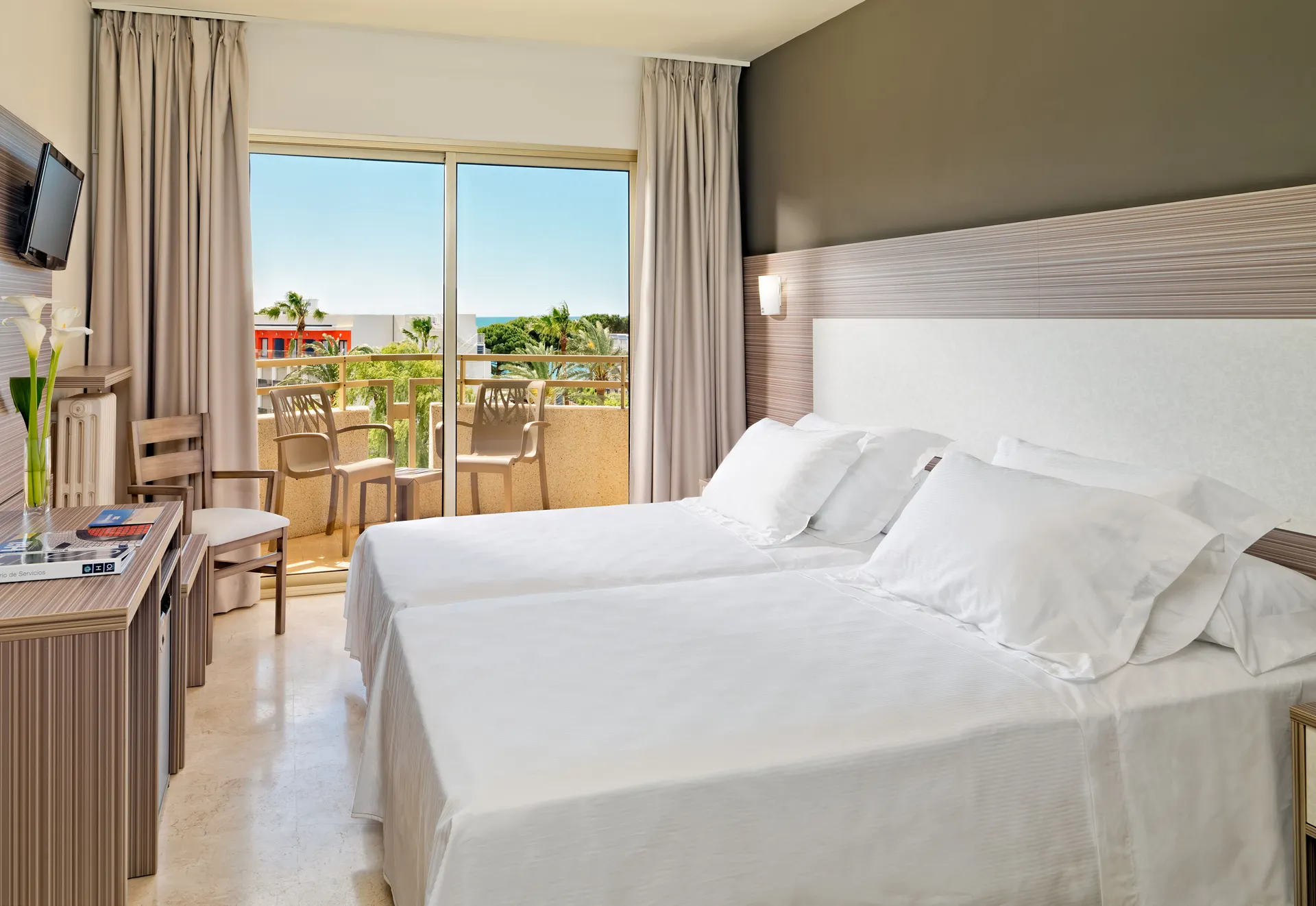 Hotel H10 Cambrils Playa.
