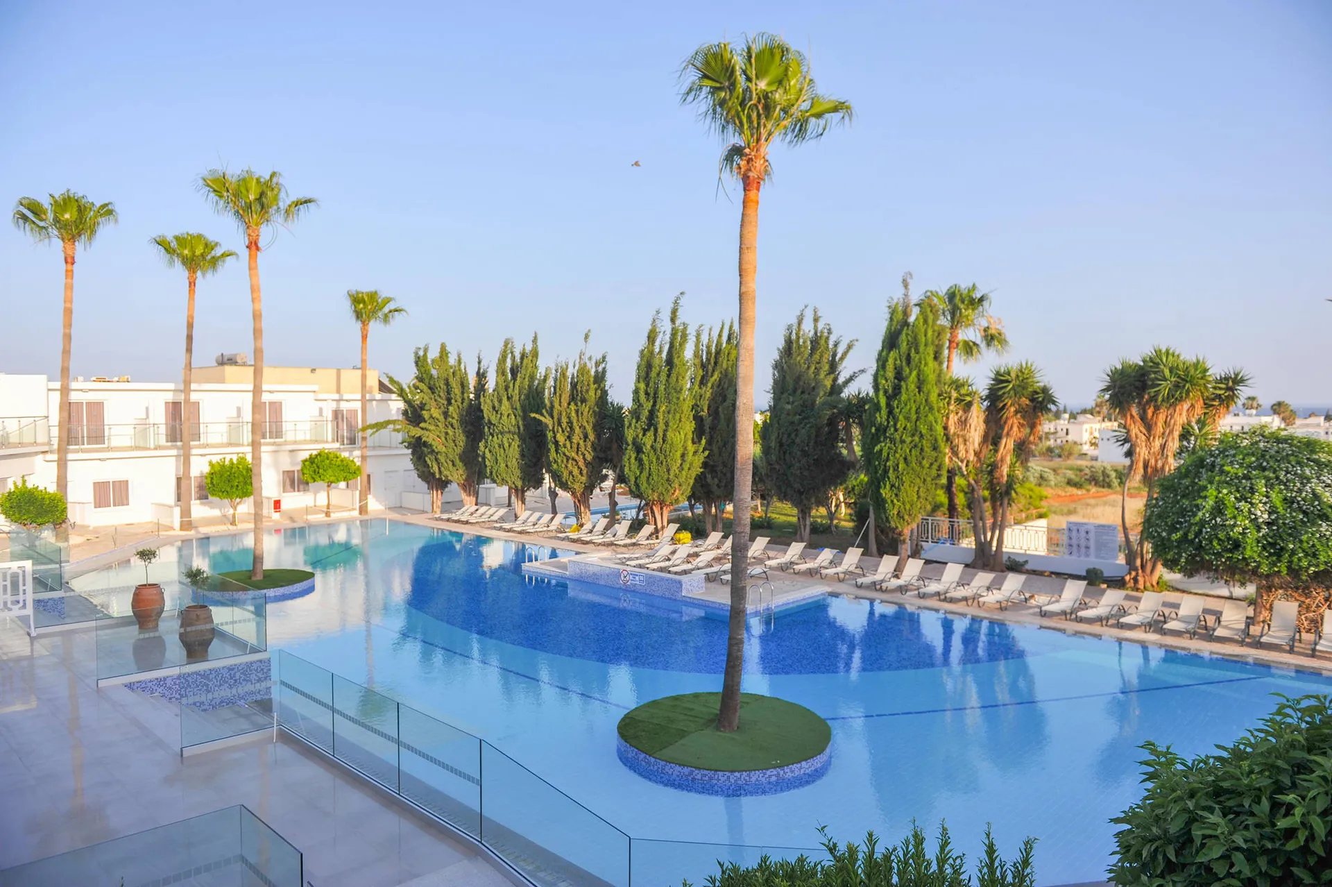 Online bestellen: Fedrania Gardens Hotel