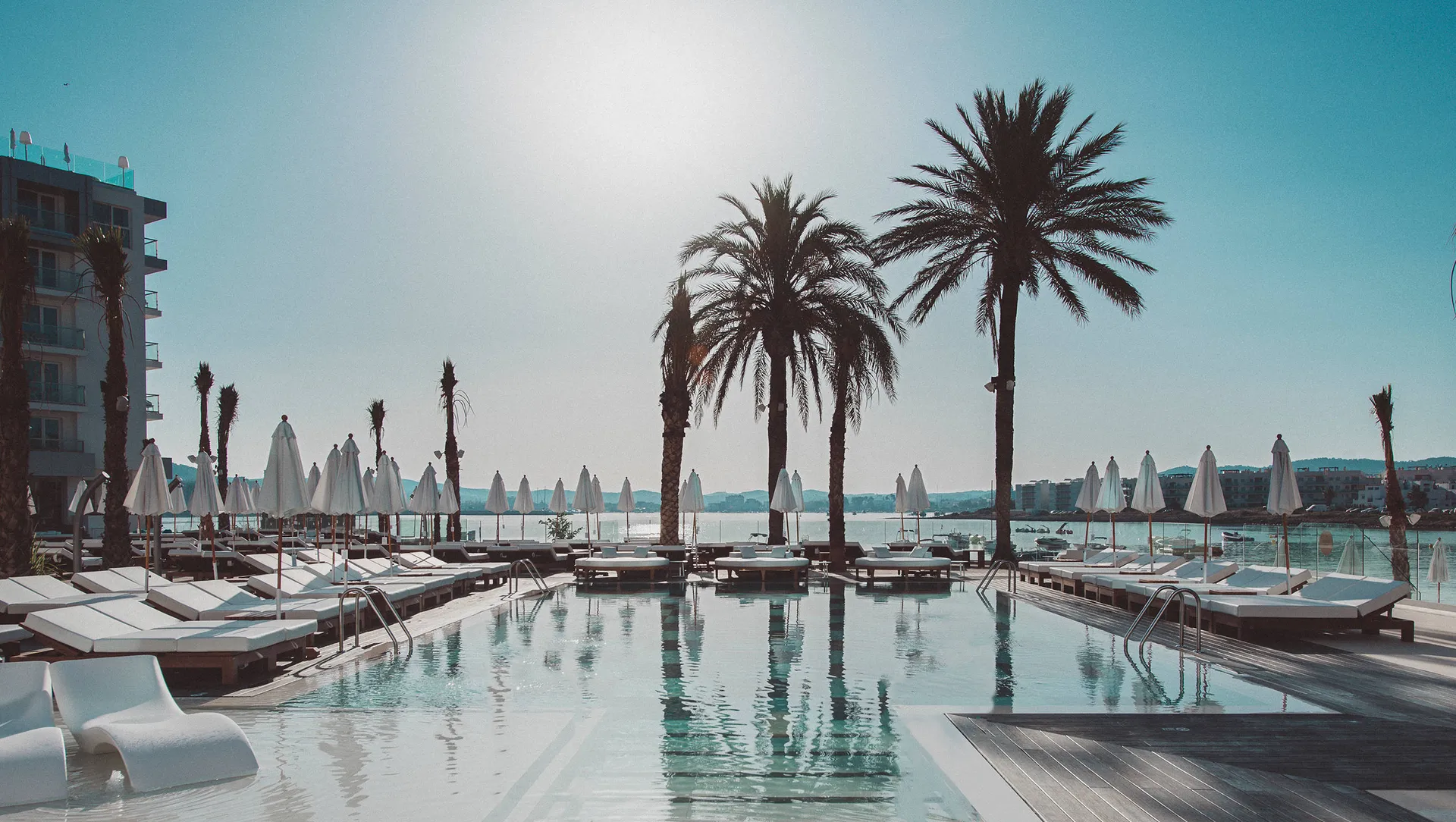 Online bestellen: Amàre Beach Hotel Ibiza