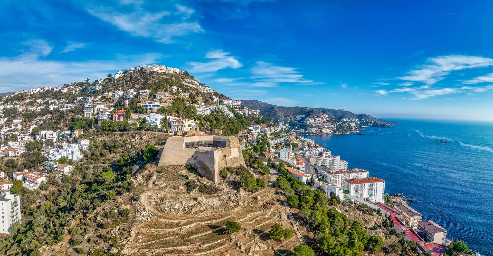 Trinity Fort in Roses