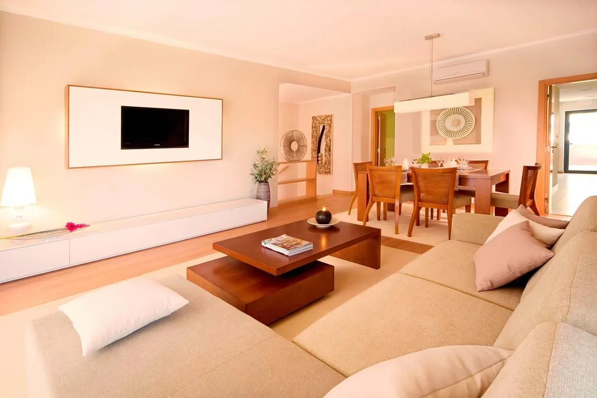 Real Marina Residence.
