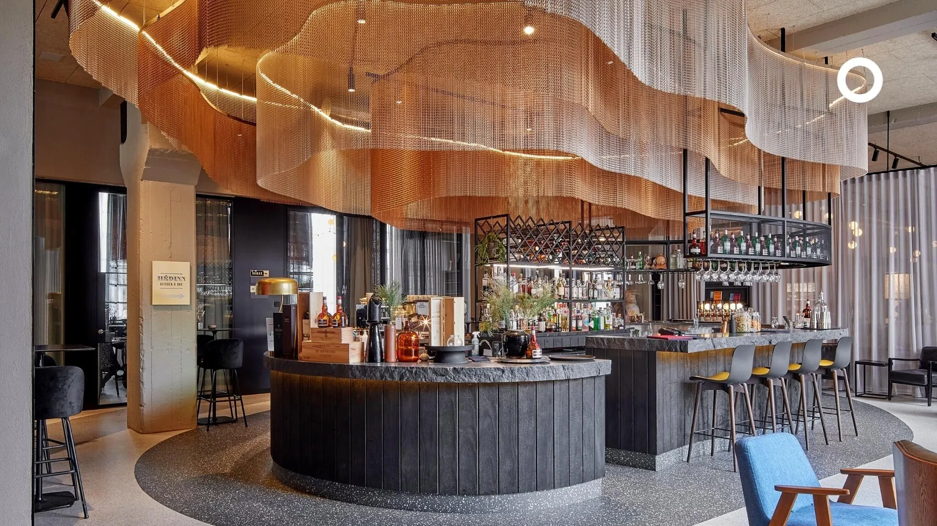 Grandi by Center Hotels.