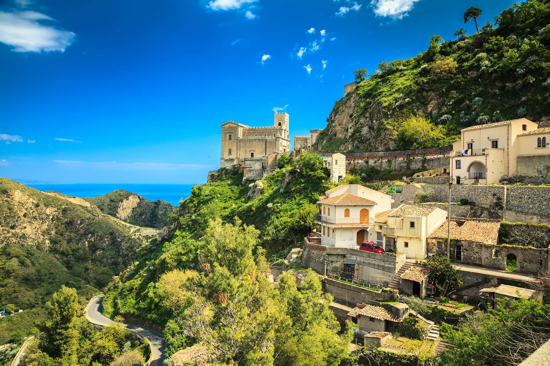 Ontdek het oosten van Sicilië vanuit Letojanni