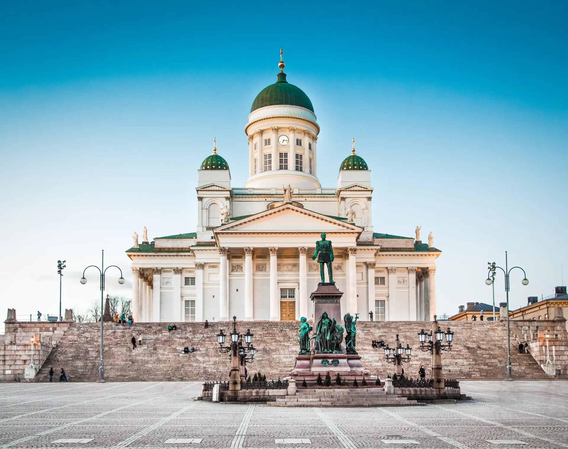 Stedentrip Helsinki, Tuomiokirkko, Helsinki, Finland | de Jong Intra Vakanties