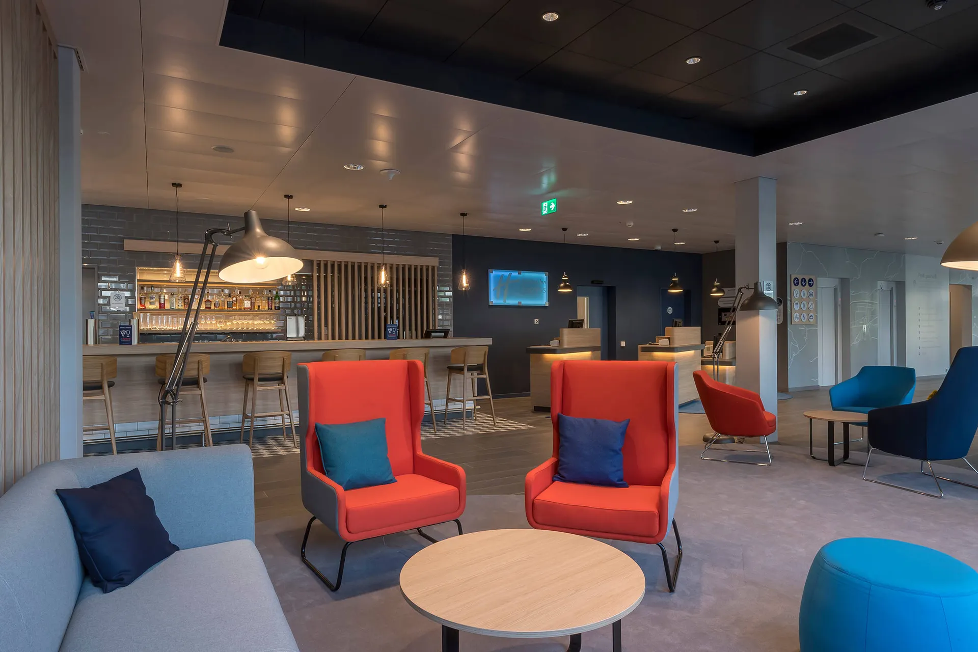 Lobby bar