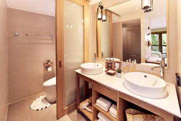 Voorbeeld Deluxe kamer - badkamer