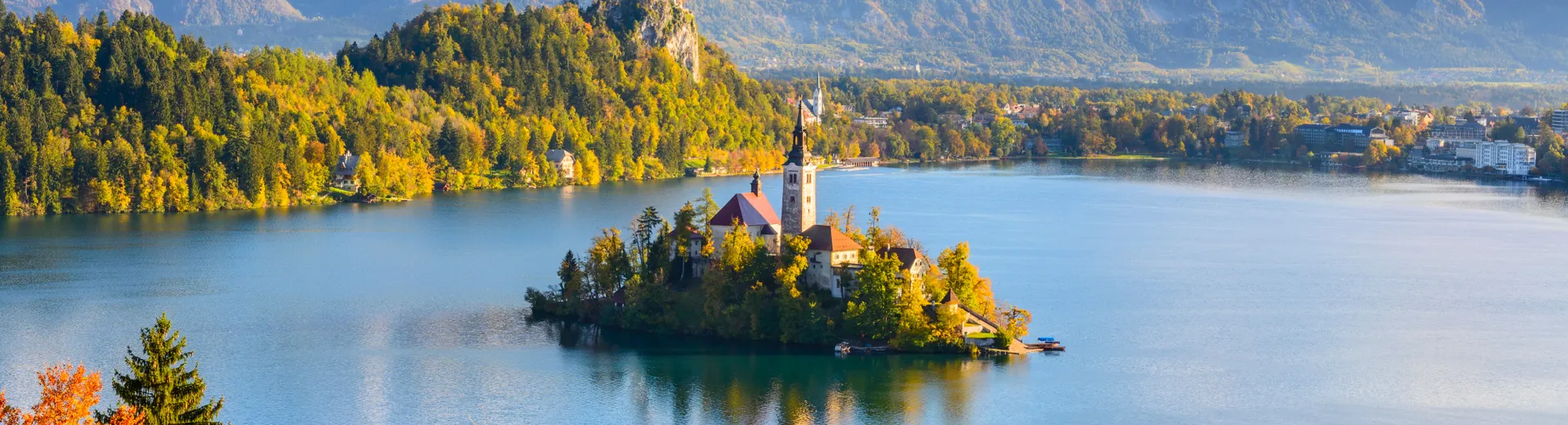 Uitzicht op het meer van Bled, Slovenië, Balkan | de Jong Intra Vakanties