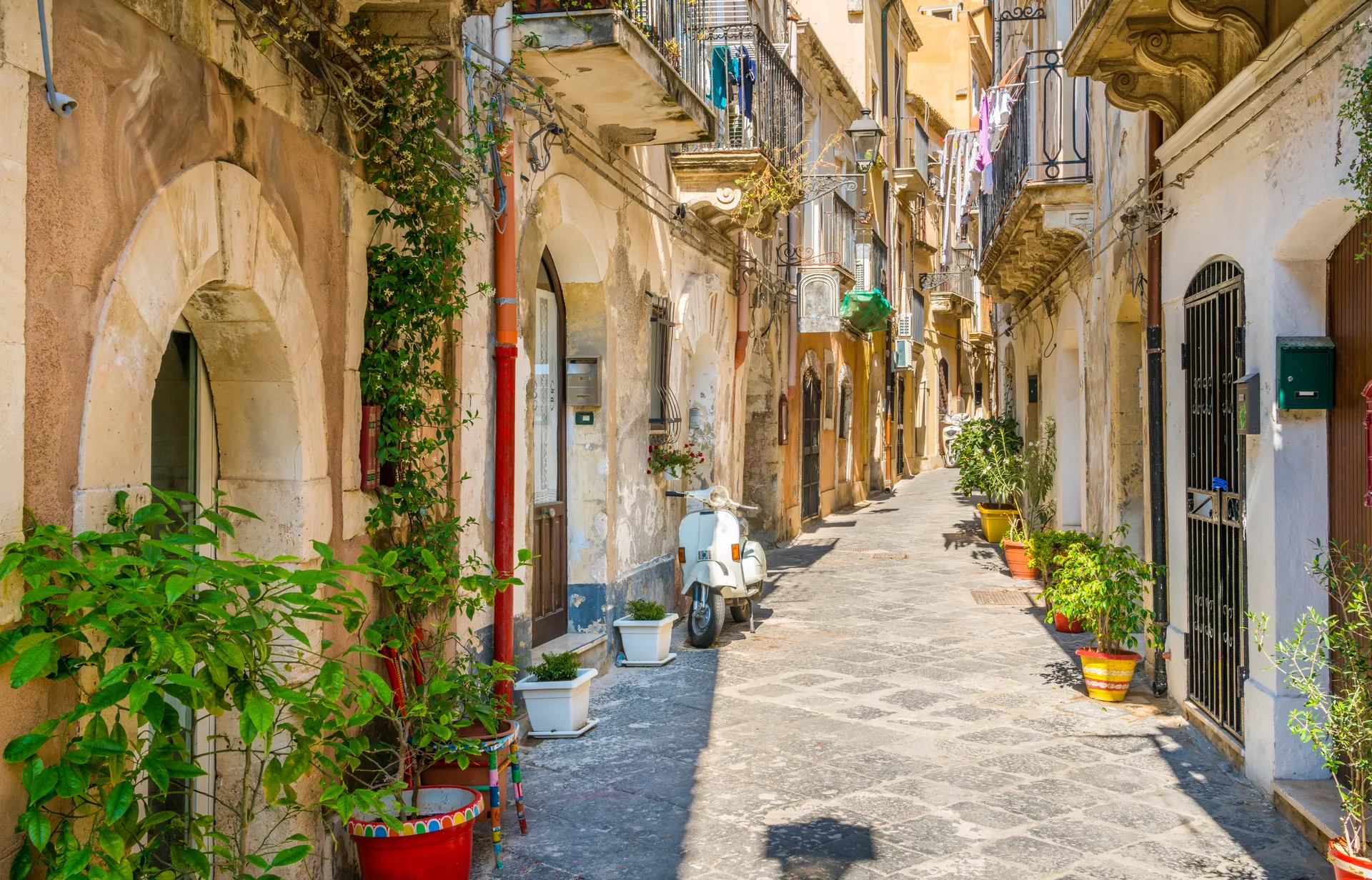Blog Sicilië VS Sardinië | De battle tussen de Italiaanse eilanden - AdobeStock_248350310