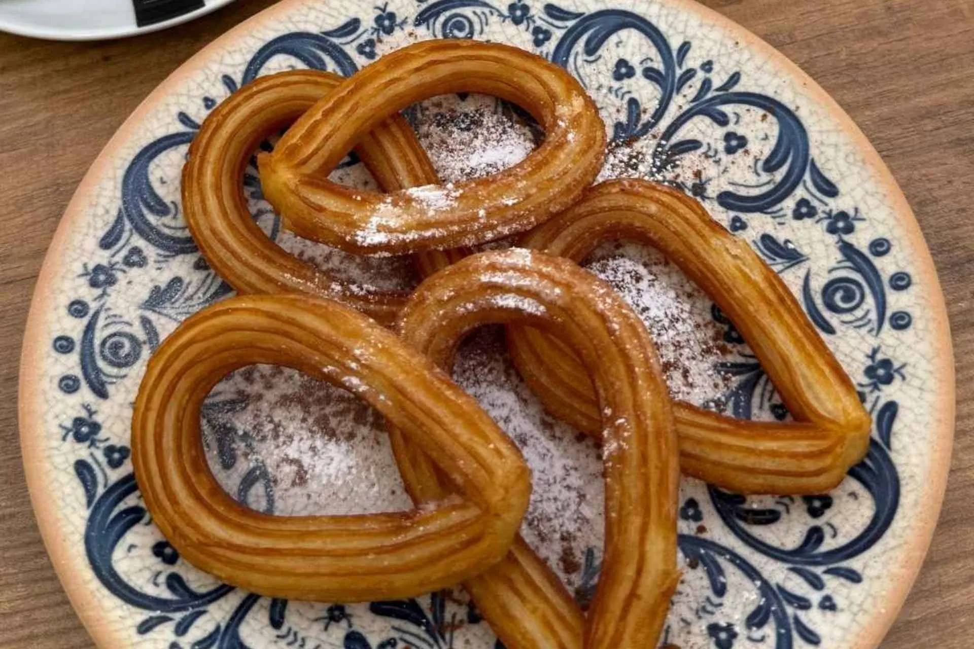 Almirante Tapas Restaurante  heeft heerlijke churros in Sevilla, Spanje - de Jong Intra Vakanties