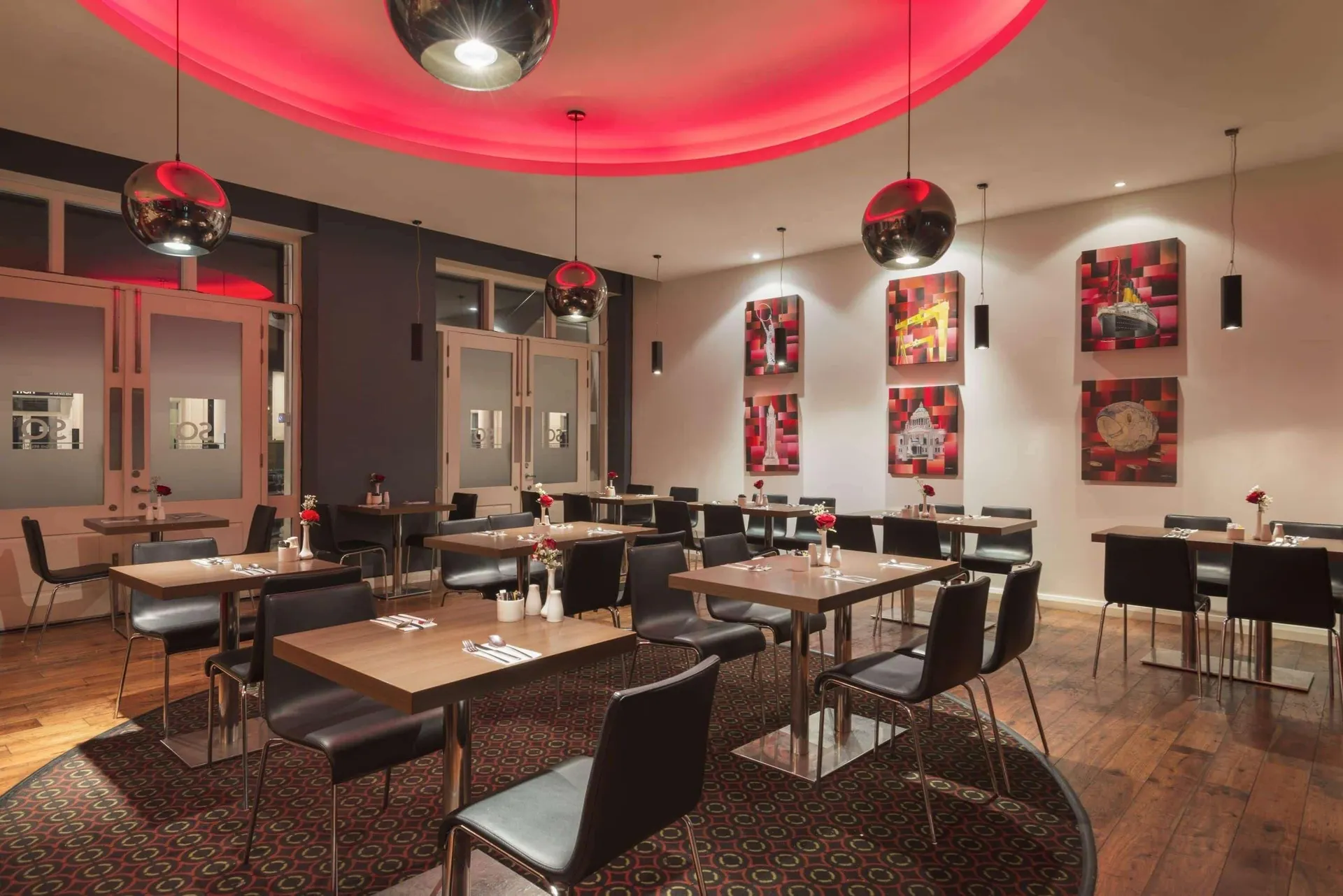 Hotel Ramada by Wyndham Belfast City Centre.