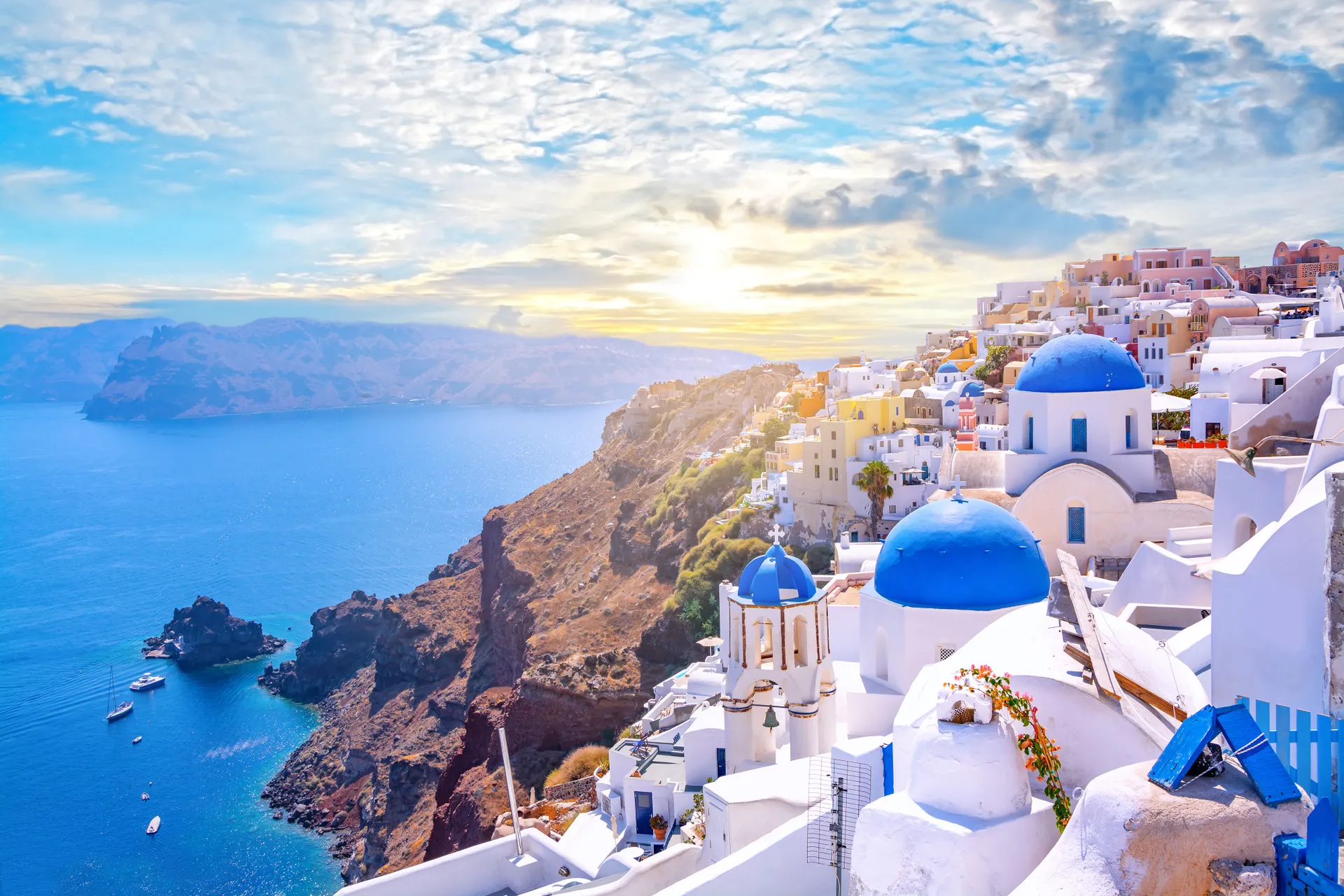 Eilandhoppen naar Mykonos en Santorini.