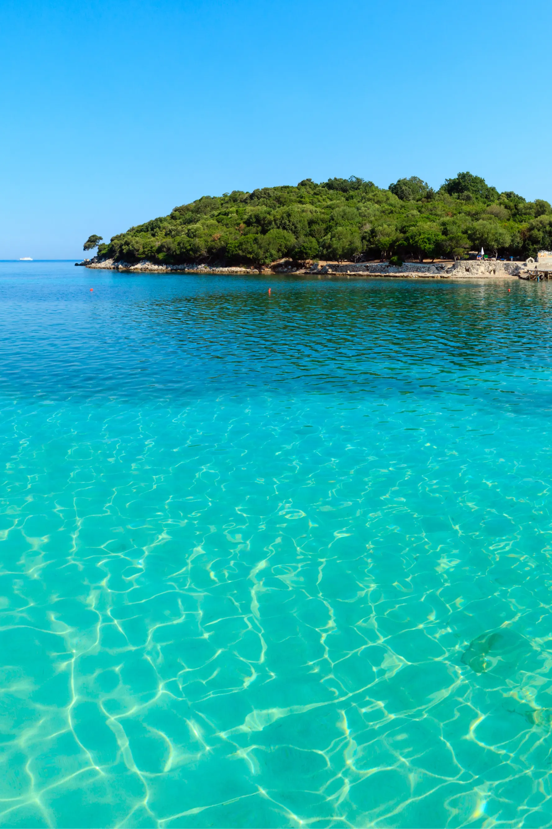 Vakantie Albanië, Plazhi Ksamilit, Ksamil Beach, Albanië | de Jong Intra Vakanties