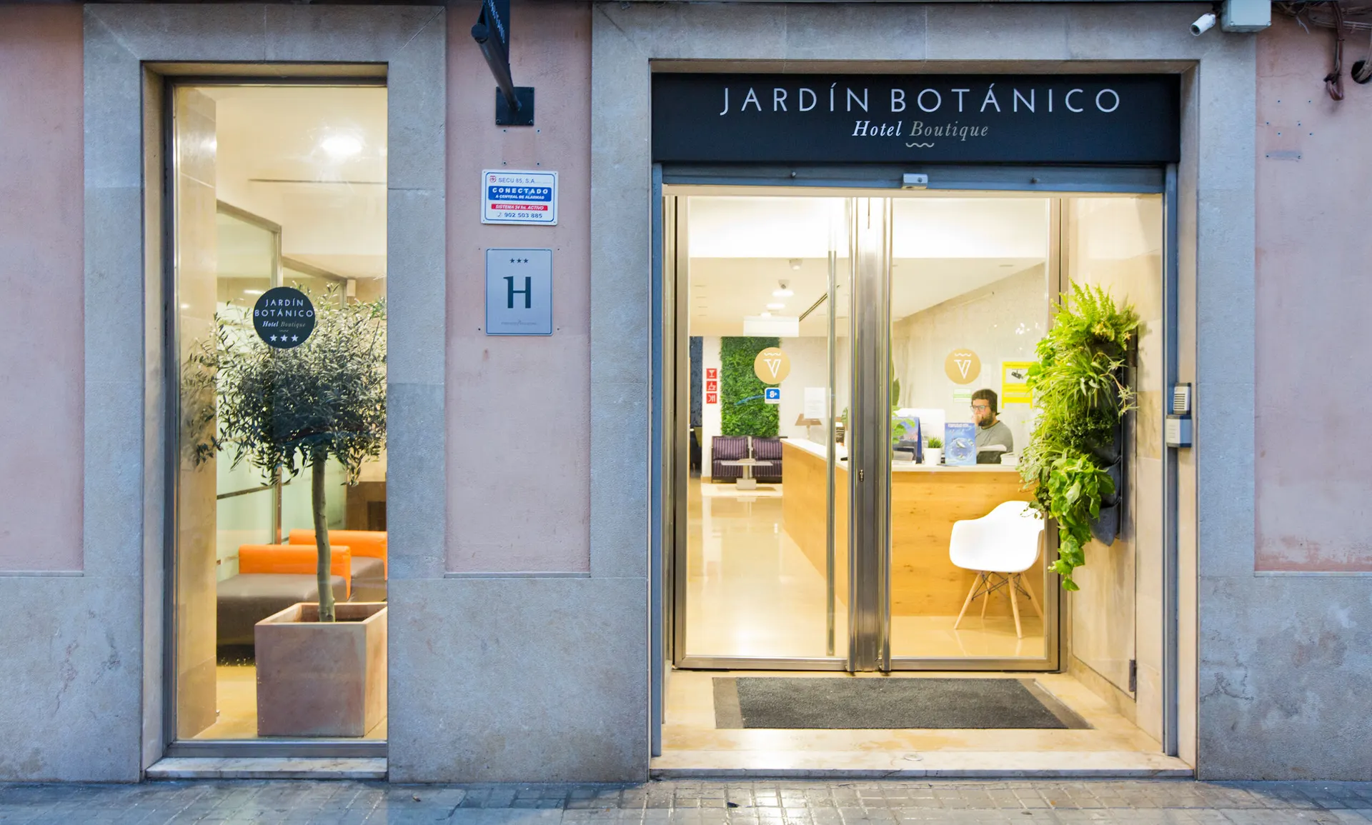 YOU & CO. J. Botánico Boutique afbeelding 2