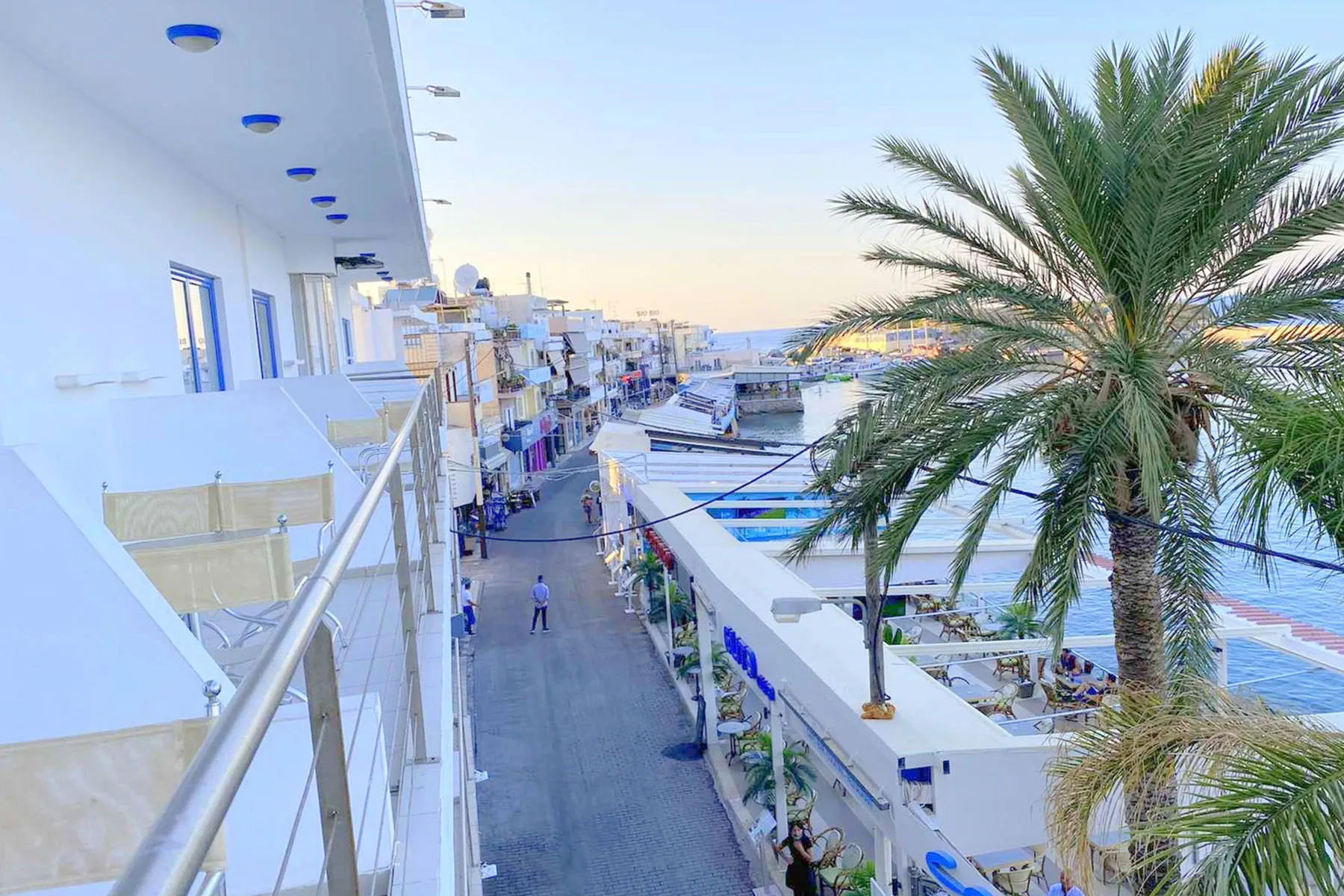 Uitzicht kamers aan de strip