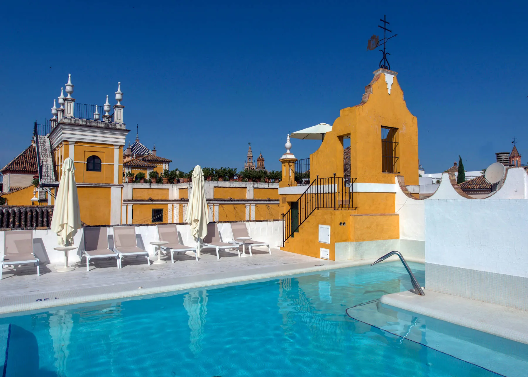 Online bestellen: Hotel Las Casas De La Judería Sevilla