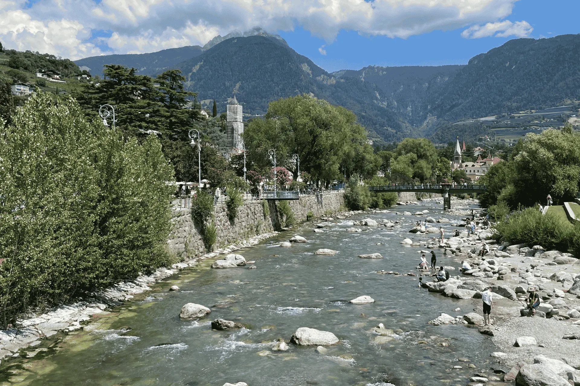 Het mooie stadje Merano tijdens de Drielandenreis in Italië - foto Désirée Merle - Taal