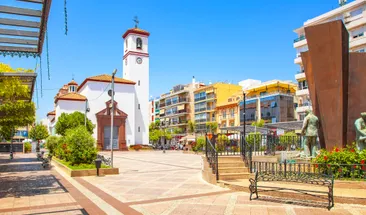 Stedentrip Malaga, Plaza la Constitucion, Malaga, Spanje | de Jong Intra Vakanties