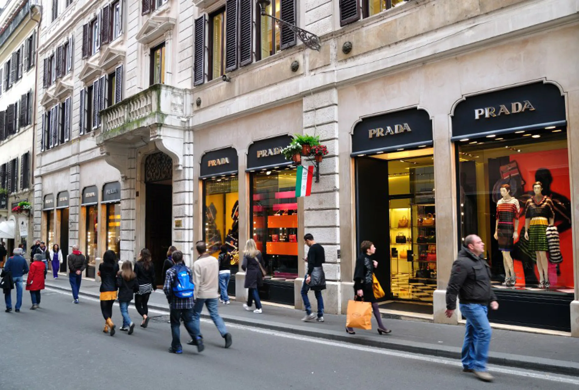 Stedentrip Rome, Via dei Condotti, Rome, Italië | de Jong Intra Vakanties