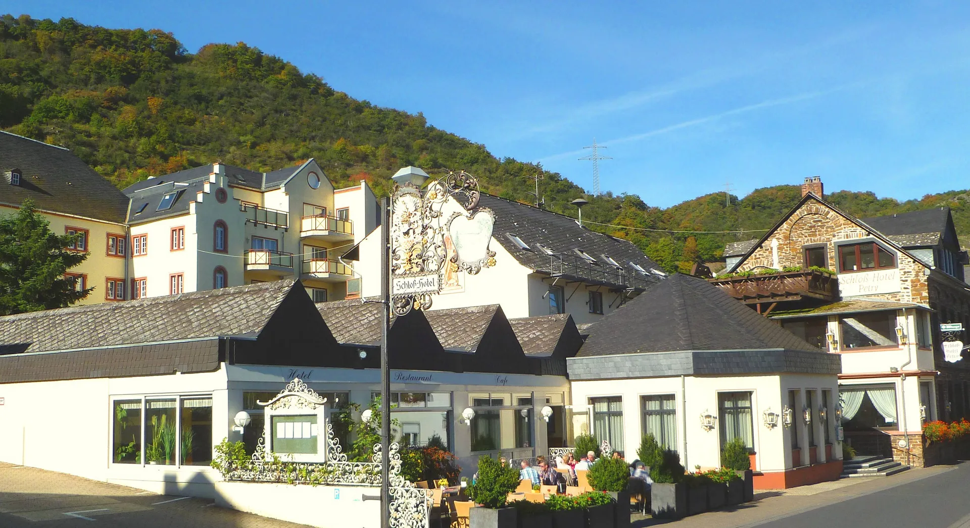 Online bestellen: Kasteelhotel Schloss-Hotel Petry