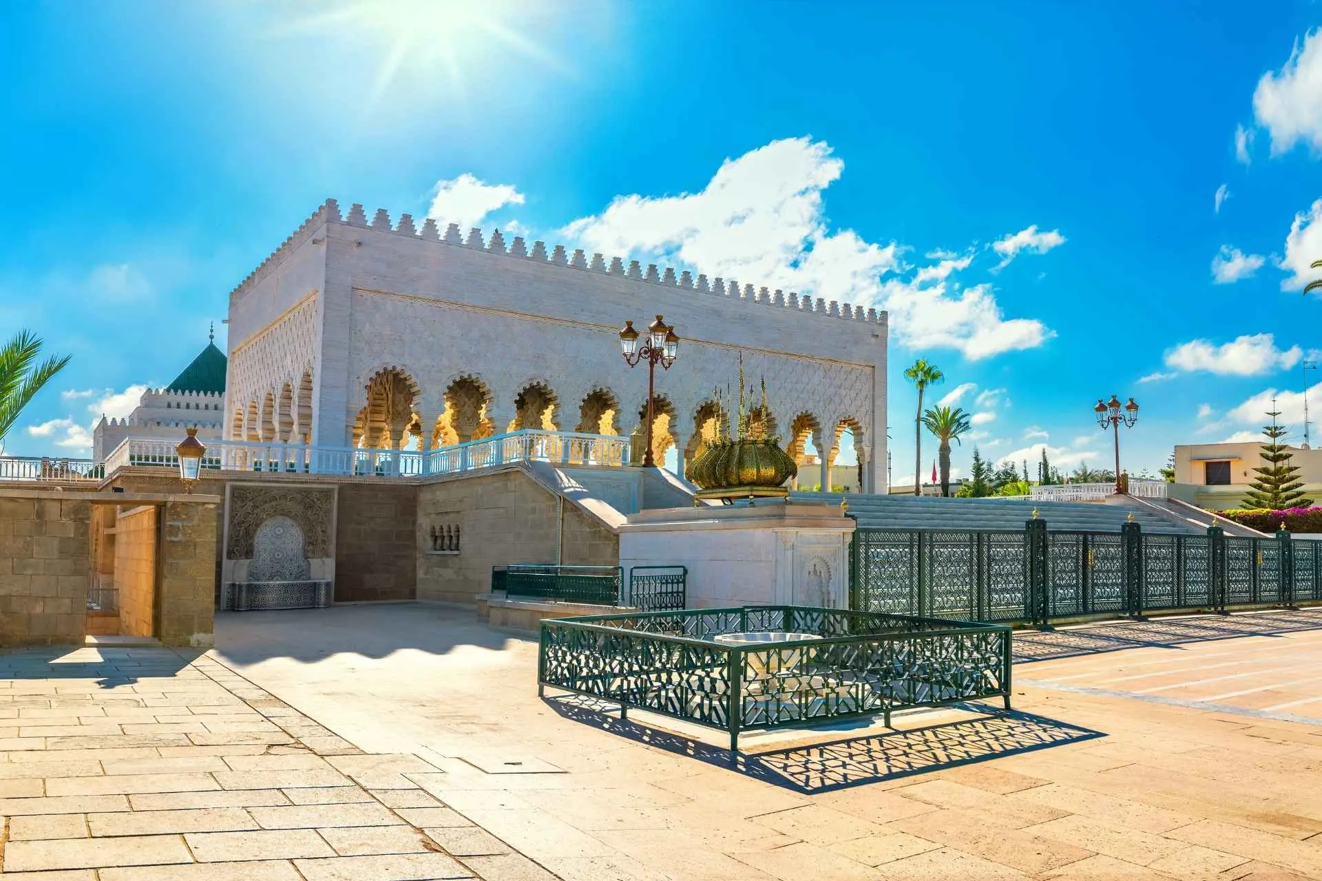 Panorama van het Mausoleum van Mohammed V in Rabat, Marokko | de Jong Intra Vakanties