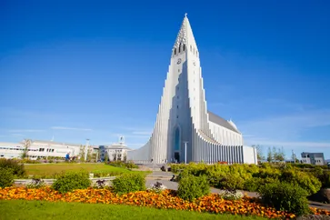 Stedentrip Reykjavik, Hallgrimskirkja, IJsland | de Jong Intra Vakanties