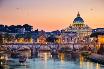 Stedentrip Rome, Romantische avondwandeling langs de Tiber, Rome, Italië | de Jong Intra Vakanties