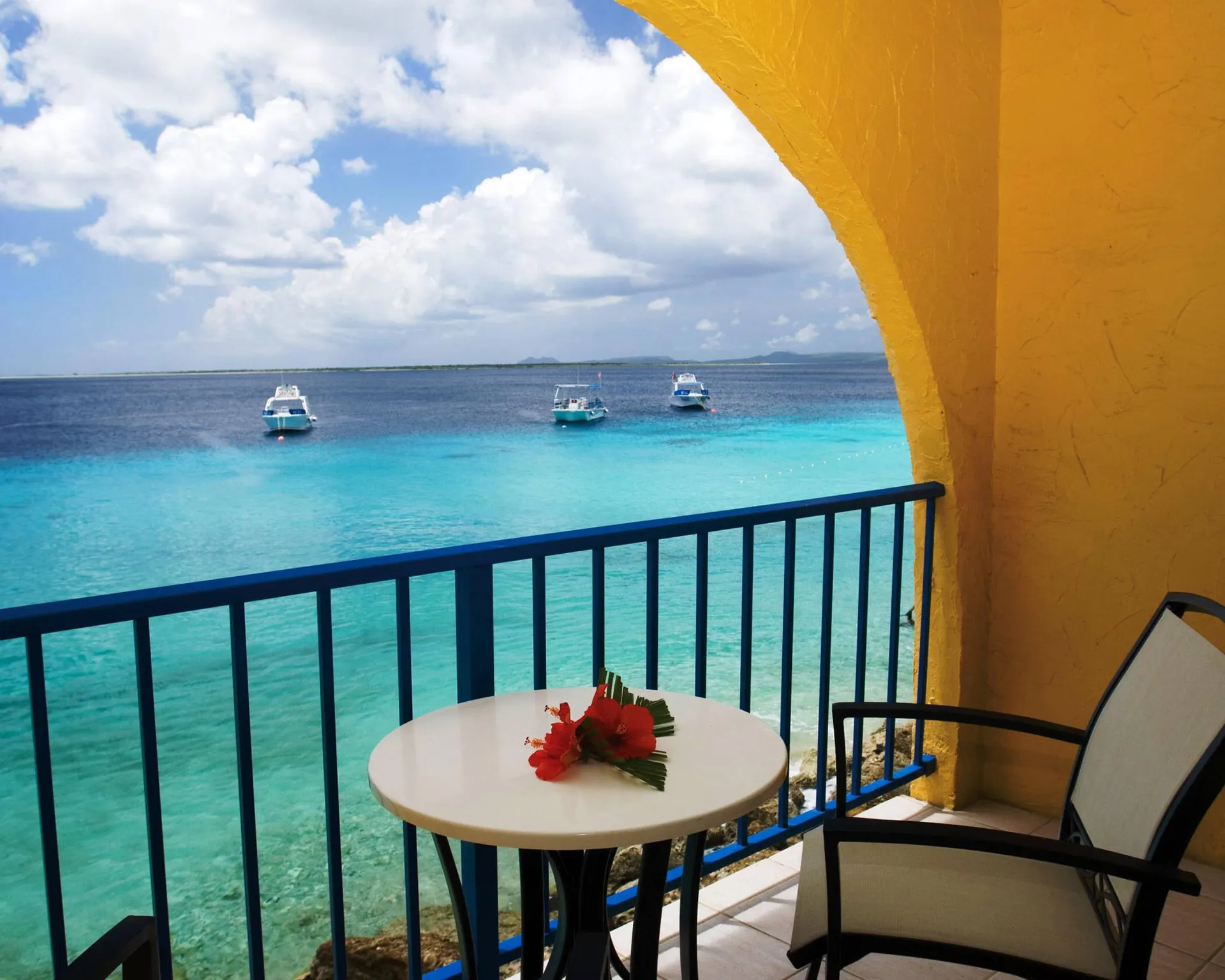 Balkon met zitje en prachtig uitzicht!