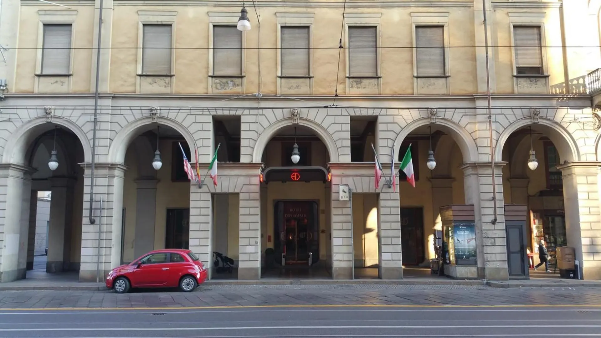 Hotel Diplomatic.