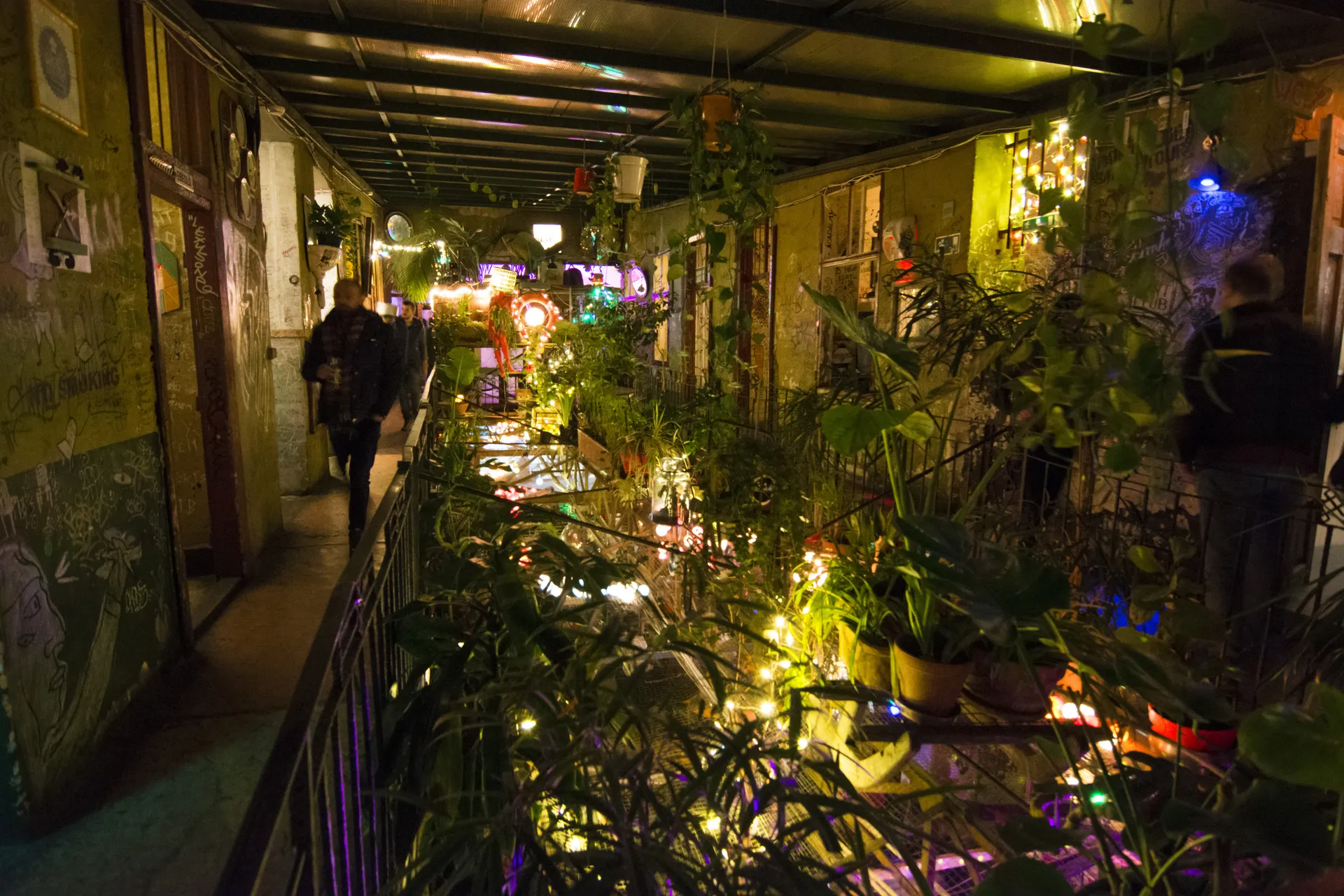 Stedentrip Budapest, Ruin bar, Budapest, Hongarije | de Jong Intra Vakanties