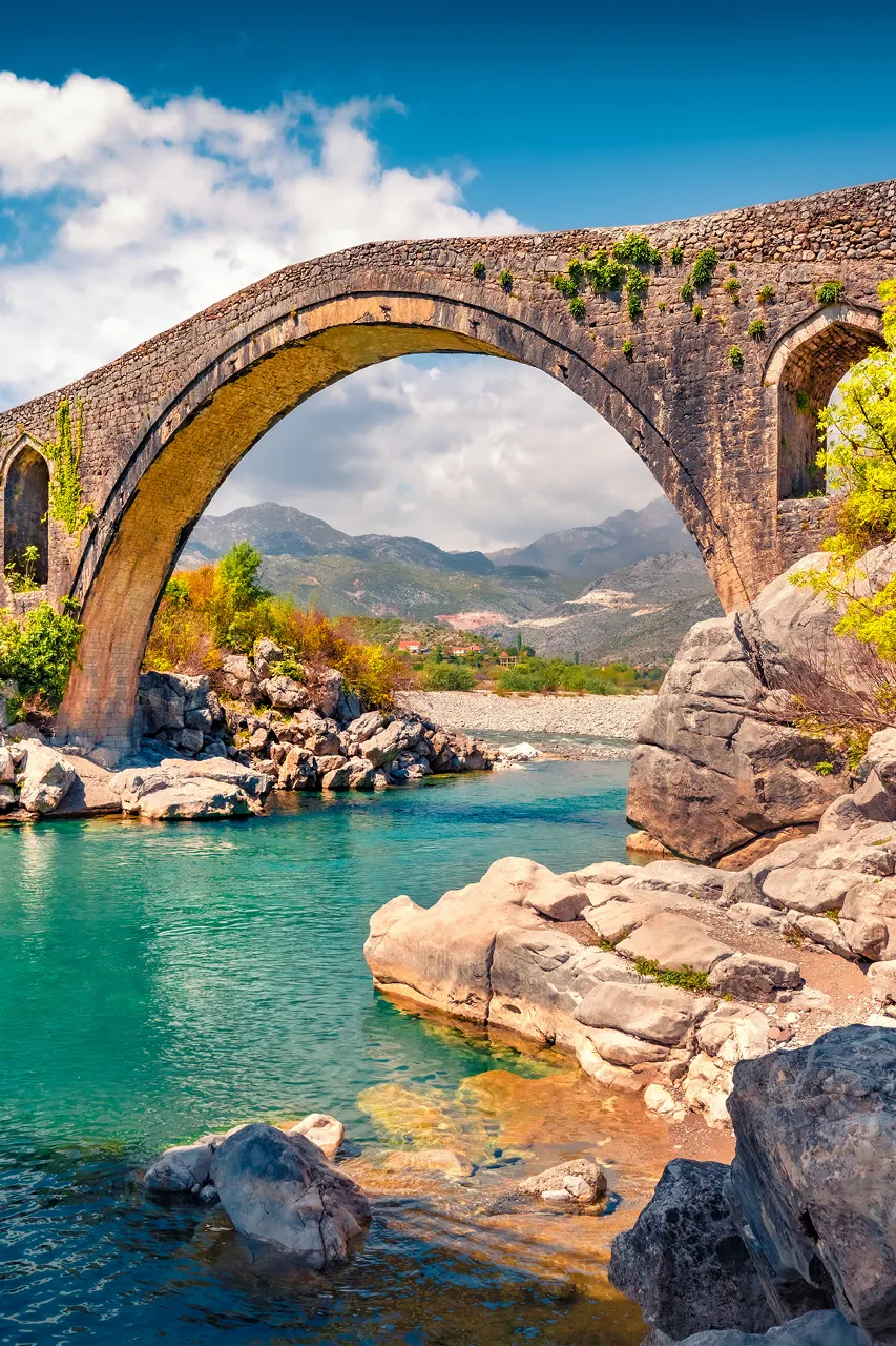Fly drive Albanië, brug van Shkoder | de Jong Intra Vakanties