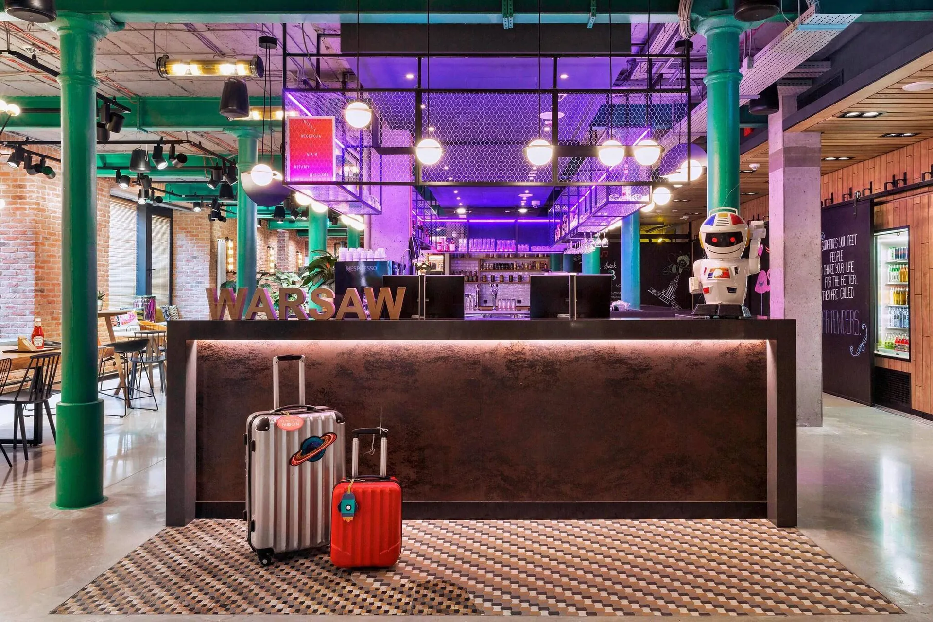 Online bestellen: Moxy Warsaw Praga Hotel