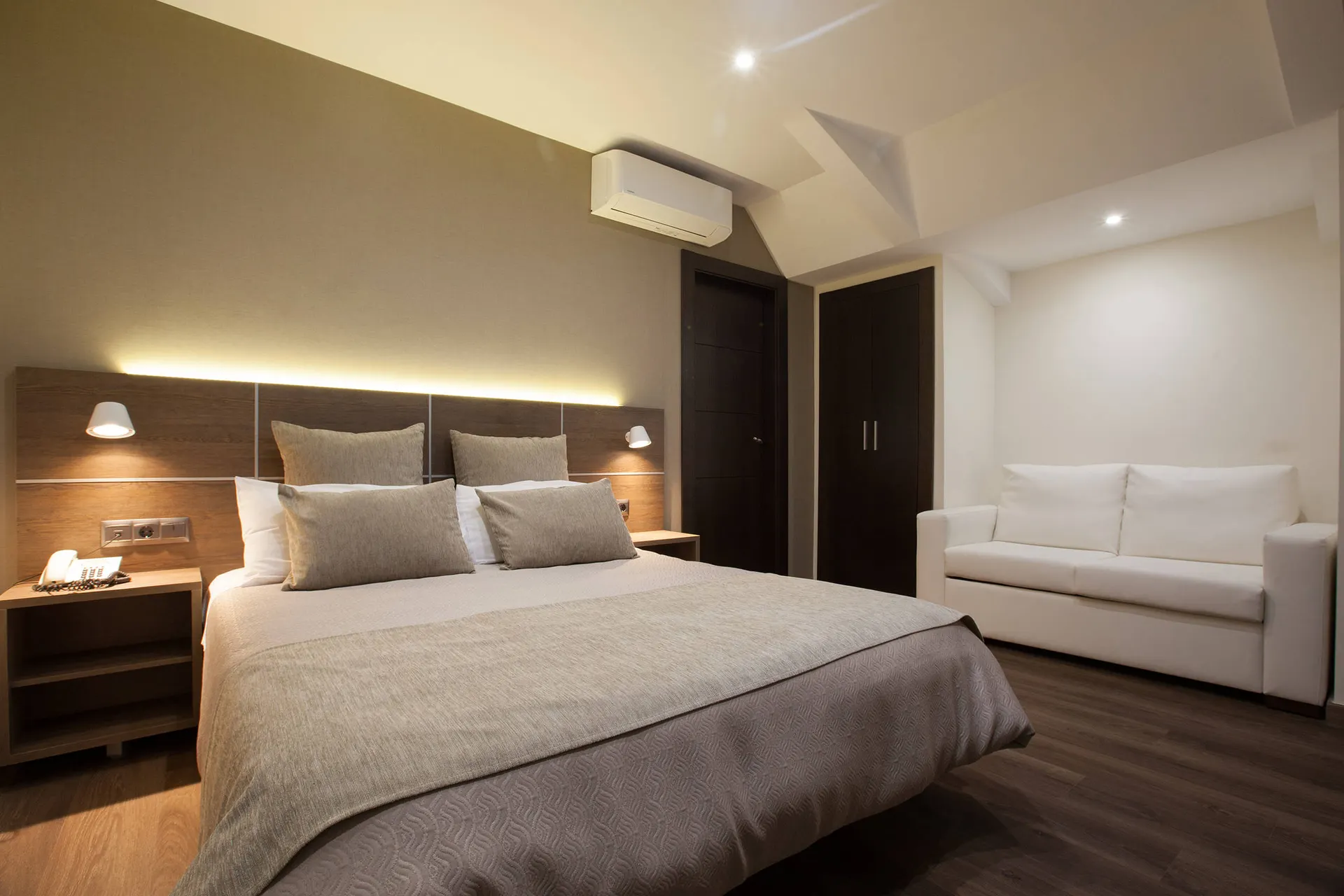 Voorbeeld kamer met slaapbank