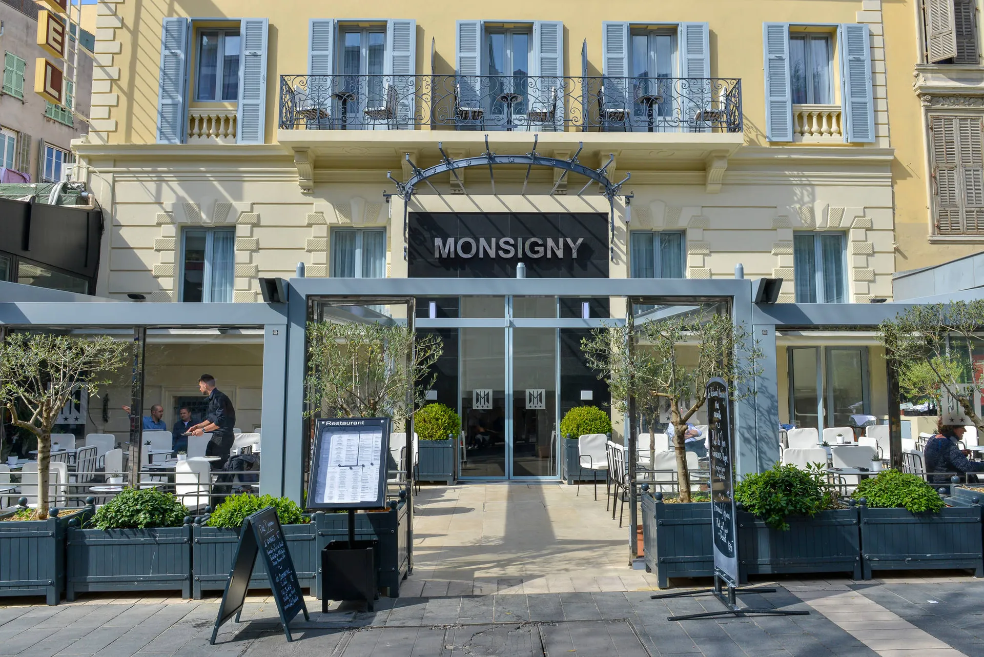 Online bestellen: Hotel Monsigny